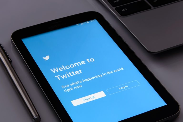 How to Translate Tweets? Your Ultimate Guide